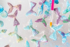 Baking cupcakes - Arina Photography