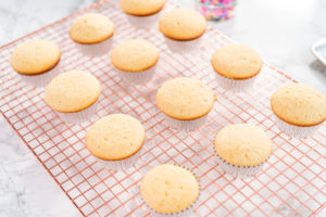 Baking cupcakes - Arina Photography