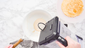 Making crepes - Arina Photography