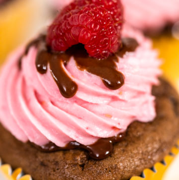 Chocolate raspberry cupcakes - Arina Photography