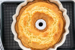 Lemon bundt cake - Arina Photography