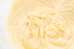Lemon bundt cake - Arina Photography