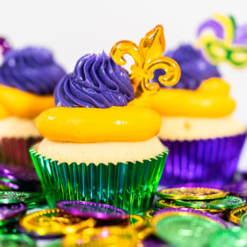 Mardi Gras cupcakes - Arina Photography