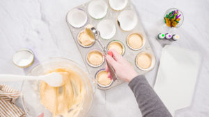 Mardi Gras cupcakes - Arina Photography