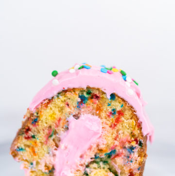 Funfettti Bundt Cake - Arina Photography