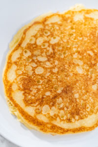 Coconut banana pancakes - Arina Photography