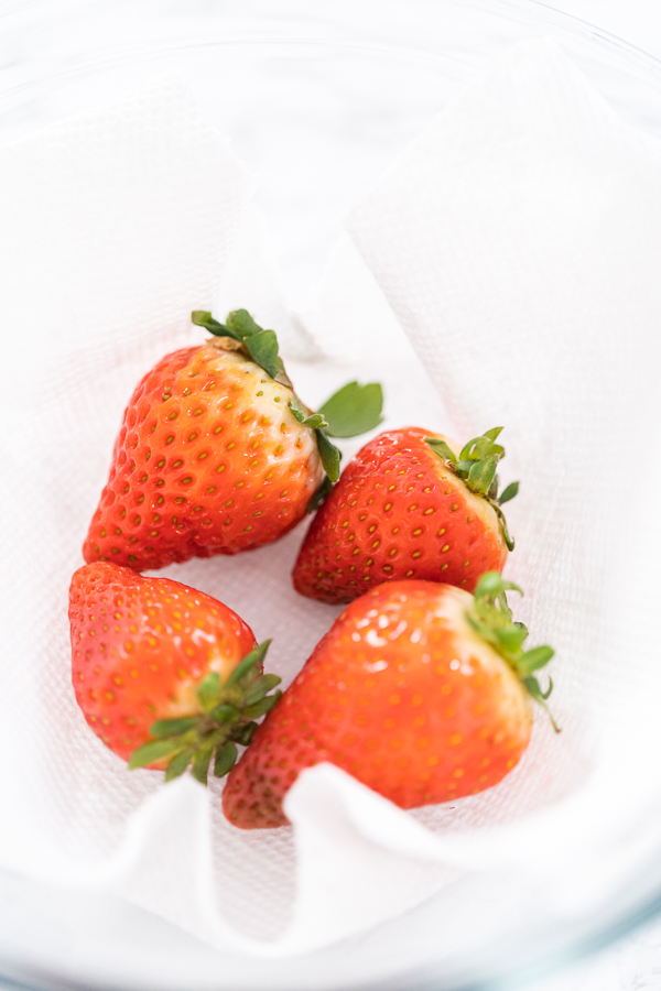 4 Ways how to keep strawberries fresh Arina Photography