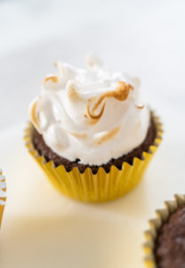 S'mores cupcakes - Arina Photography