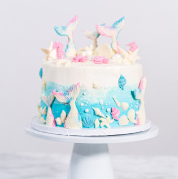 Mermaid themed 3 layer vanilla cake - Arina Photography