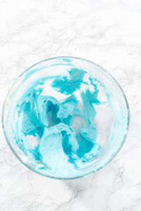 Mermaid themed 3 layer vanilla cake - Arina Photography