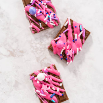 Chocolate strawberry cupcakes - Arina Photography