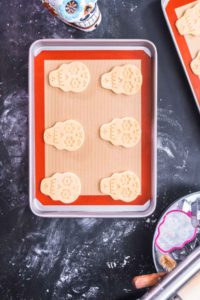 Halloween baking - Arina Photography