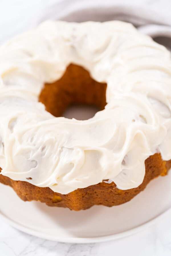 Pumpkin bunt cake - Arina Photography