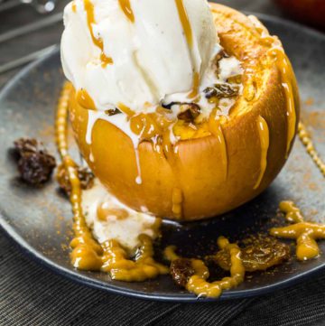 Baked apples - Arina Photography
