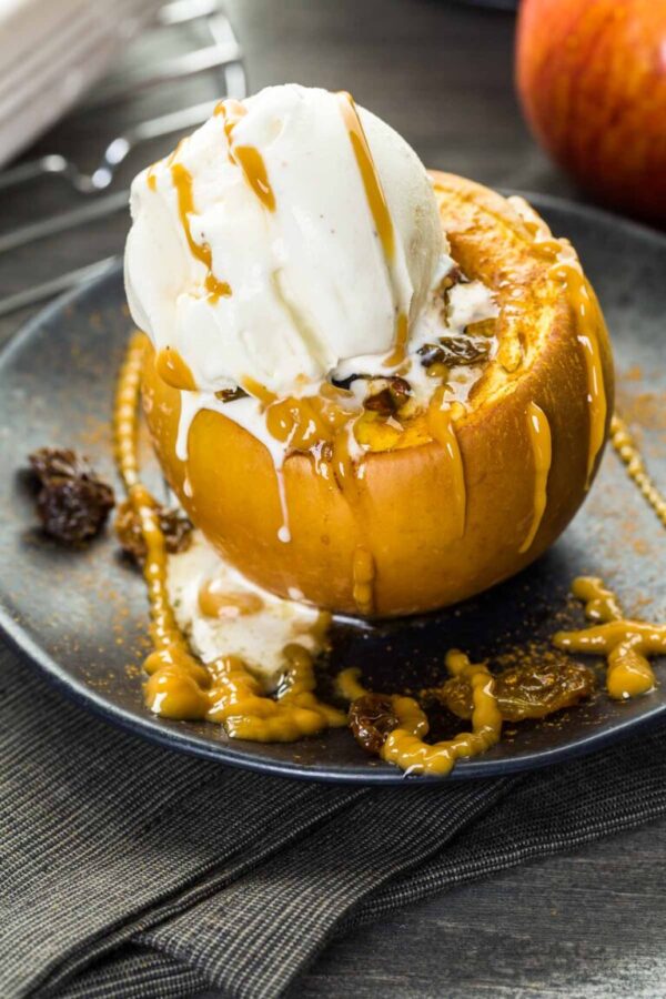 Baked apples - Arina Photography