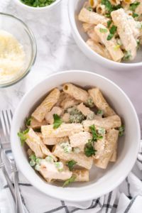 Chicken alfredo pasta - Arina Photography