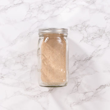 Activating dry yeast - Arina Photography