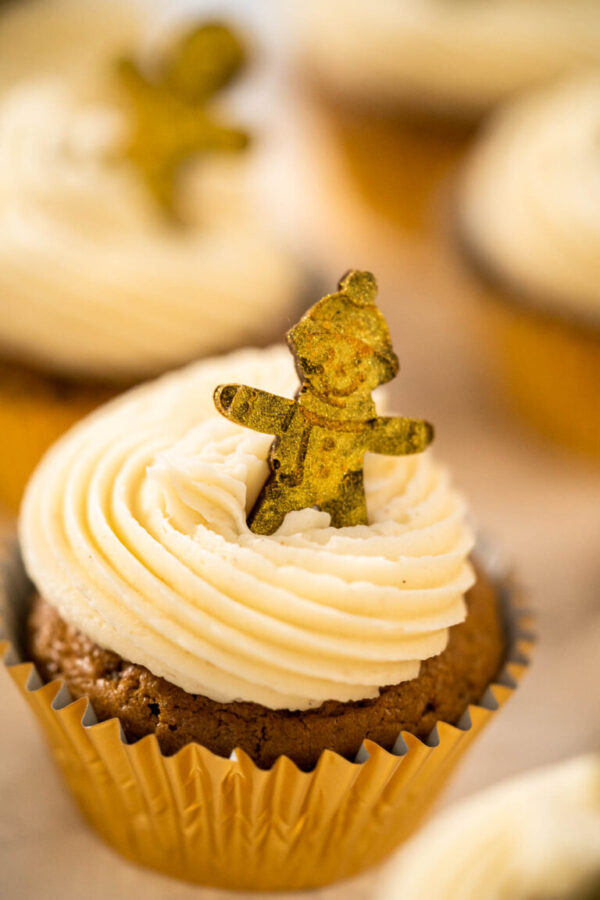 Gingerbread cupcakes - Arina Photography