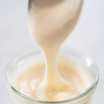 Cream cheese glaze - Arina Photography