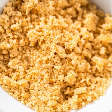 Bread crumbs - Arina Photography