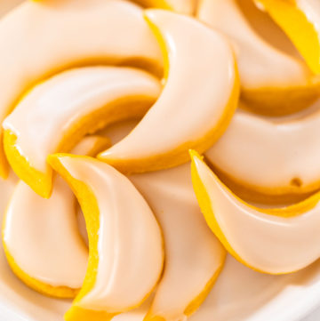 Lemon Wedge Cookies - Arina Photography