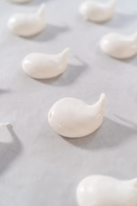 Easter Meringue Cookies - Arina Photography
