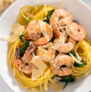 Garlic Shrimp Pasta with Spinach - Arina Photography