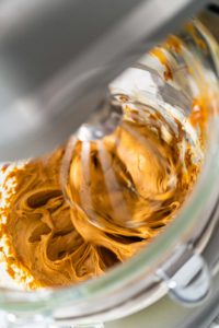 Dulce de leche buttercream frosting - Arina Photography