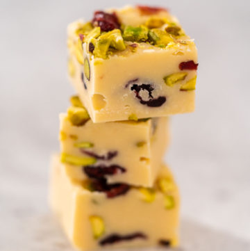 Cranberry pistachio fudge - Arina Photography