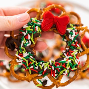 Chocolate Pretzel Christmas Wreath - Arina Photography