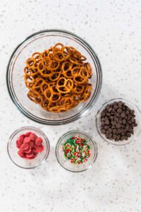 Chocolate Pretzel Christmas Wreath - Arina Photography