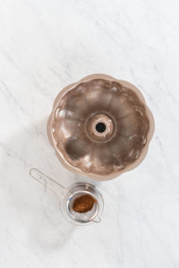 Gingerbread bundt cake with caramel filling - Arina Photography