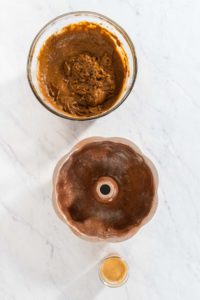 Gingerbread bundt cake with caramel filling - Arina Photography