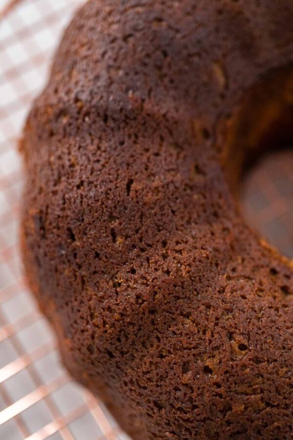 Gingerbread bundt cake with caramel filling - Arina Photography
