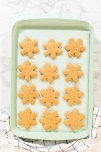 Step by step preparation of Amber Gingerbread Cookies from dough - Arina Photography